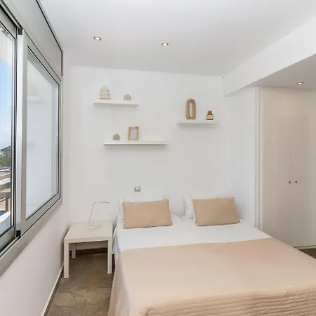 Giovanna I Villa Sitges